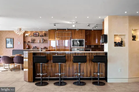 $2,250,000 | 233 South 6th Street, Unit 2009, Philadelphia, PA 19106