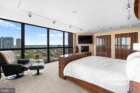 $2,250,000 | 233 South 6th Street, Unit 2009, Philadelphia, PA 19106