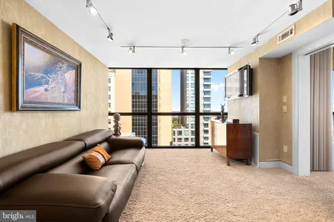 $2,250,000 | 233 South 6th Street, Unit 2009, Philadelphia, PA 19106