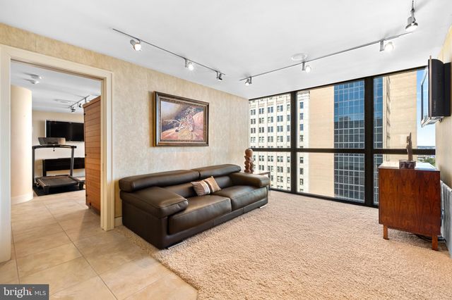 $2,250,000 | 233 South 6th Street, Unit 2009, Philadelphia, PA 19106