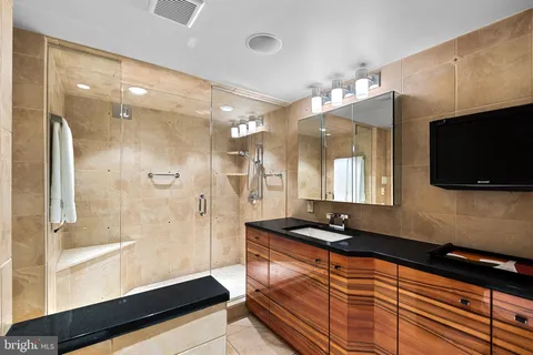 $2,250,000 | 233 South 6th Street, Unit 2009, Philadelphia, PA 19106