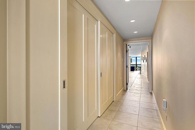 $2,250,000 | 233 South 6th Street, Unit 2009, Philadelphia, PA 19106