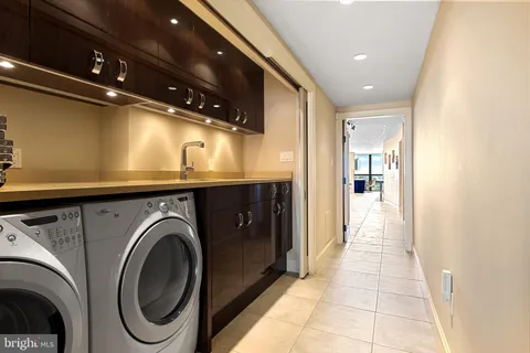 $2,250,000 | 233 South 6th Street, Unit 2009, Philadelphia, PA 19106