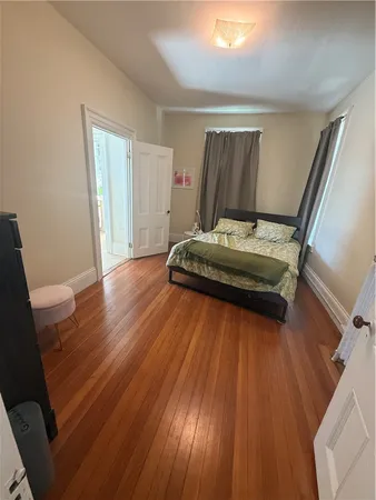 $3,100 | 12 Park Street, Unit 1, Newport, RI 02840