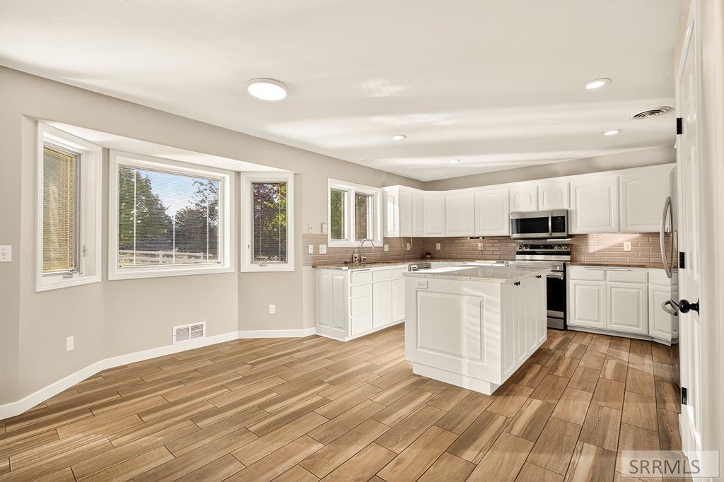 9233 South Ammon Road Idaho Falls, ID 83406 - Photo 8 of 40 Kitchen