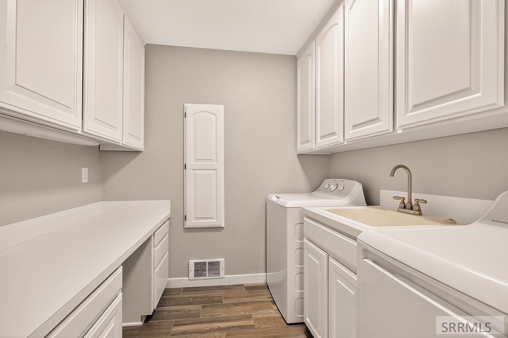 9233 South Ammon Road Idaho Falls, ID 83406 - Photo 10 of 40 Laundry