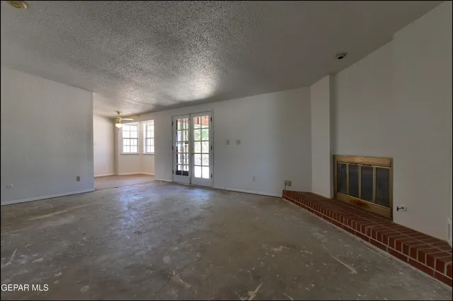 a view of a livingroom with a hard wood floor