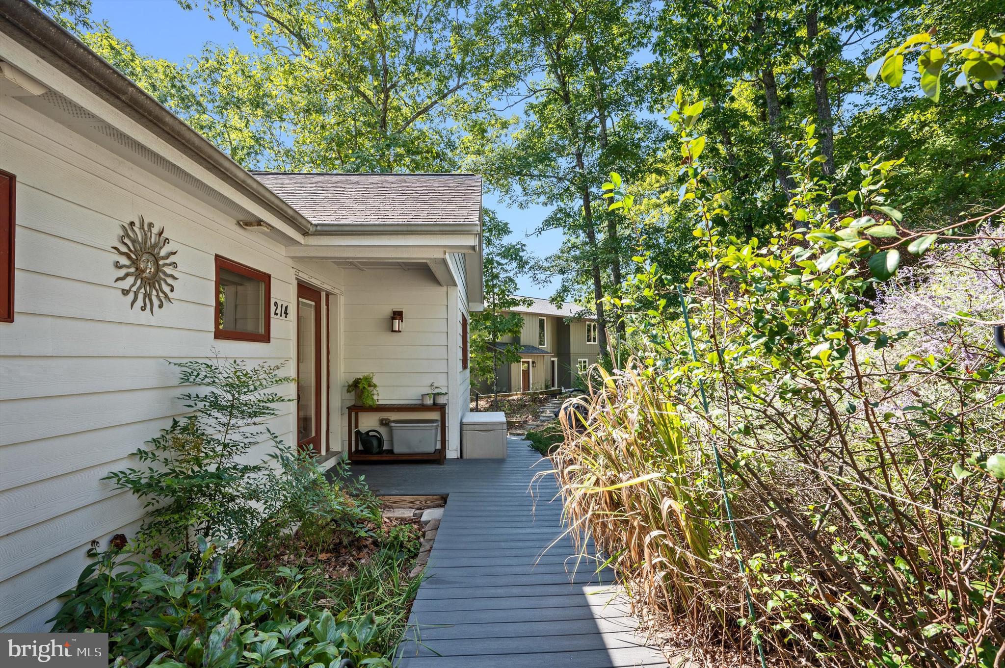 214 Hood's Point Road Basye, VA 22810 - Photo 6 of 53 Gallery Image 6
