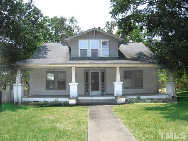 $2,895 | 200 East Poplar Avenue, Carrboro, NC 27510