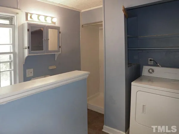 $2,895 | 200 East Poplar Avenue, Carrboro, NC 27510