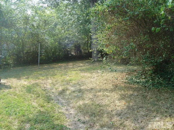 $2,895 | 200 East Poplar Avenue, Carrboro, NC 27510