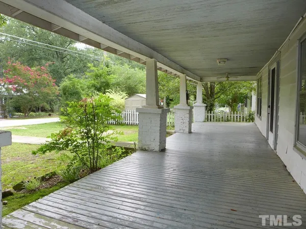 $2,895 | 200 East Poplar Avenue, Carrboro, NC 27510