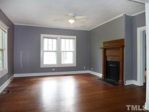 $2,895 | 200 East Poplar Avenue, Carrboro, NC 27510