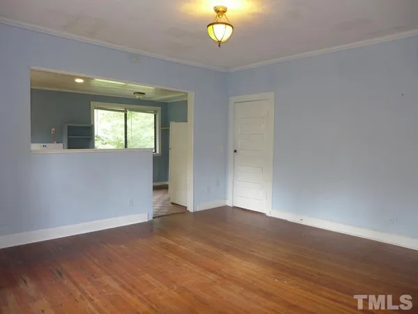 $2,895 | 200 East Poplar Avenue, Carrboro, NC 27510