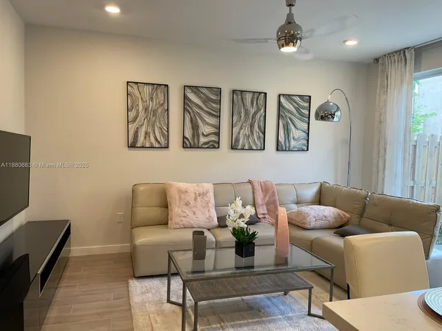 $3,100 | 2423 Southeast 11th Street, Homestead, FL 33035