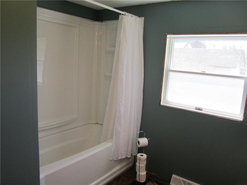 480 Kings Road Apollo, PA 15613 - Photo 13 of 23 Full Bath.