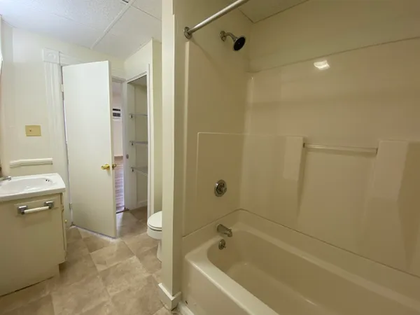 $1,628 | 93 Second Street, Unit 1W, Manchester, NH 03102