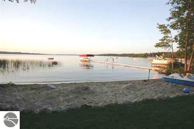 6809 East Birch Point Road Traverse City, MI 49684 - Photo 2 of 15 1699220-1.JPG
