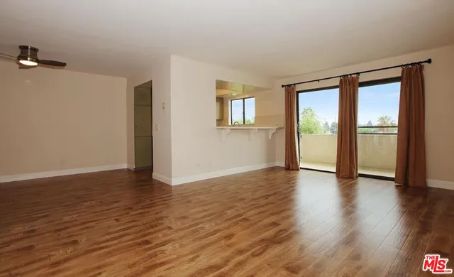 $2,500 | 5000 South Centinela Avenue, Unit 325, Los Angeles, CA 90066