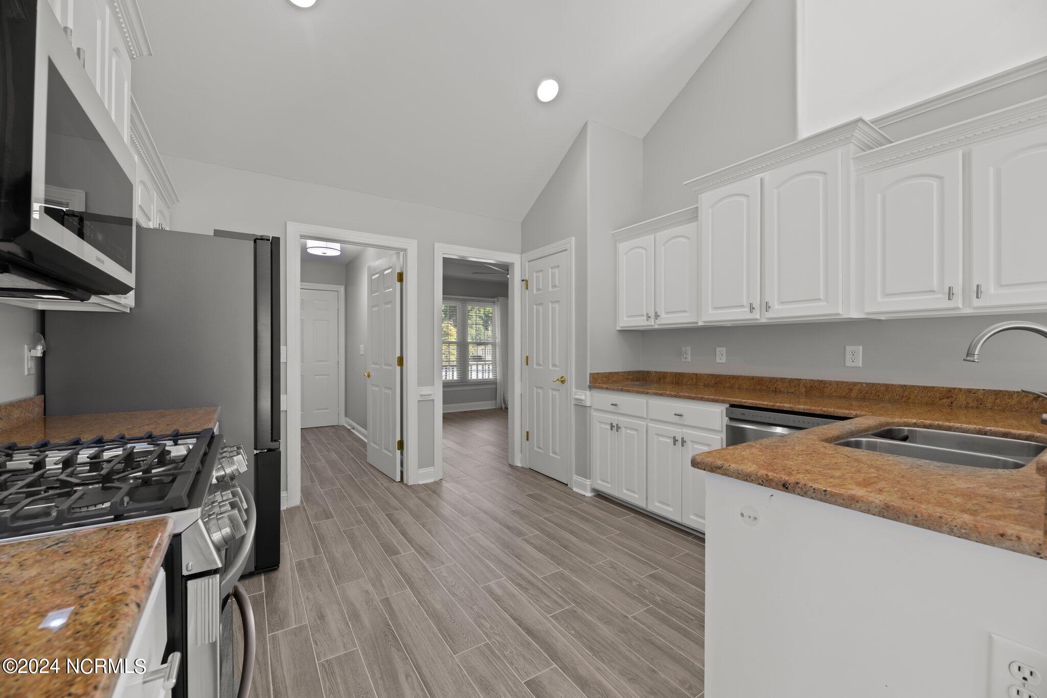 201 Mellen Road New Bern, NC 28562 - Photo 15 of 54 38-web-or-mls-DSC_8999