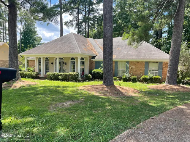 $230,000 | 5114 Brookleigh Drive, Byram, MS 39272
