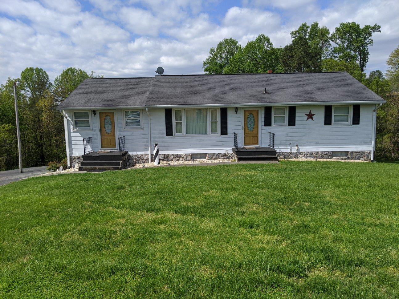 10105 Jeters Chapel Road Vinton, VA 24179 - Photo 1 of 20 Outside pic