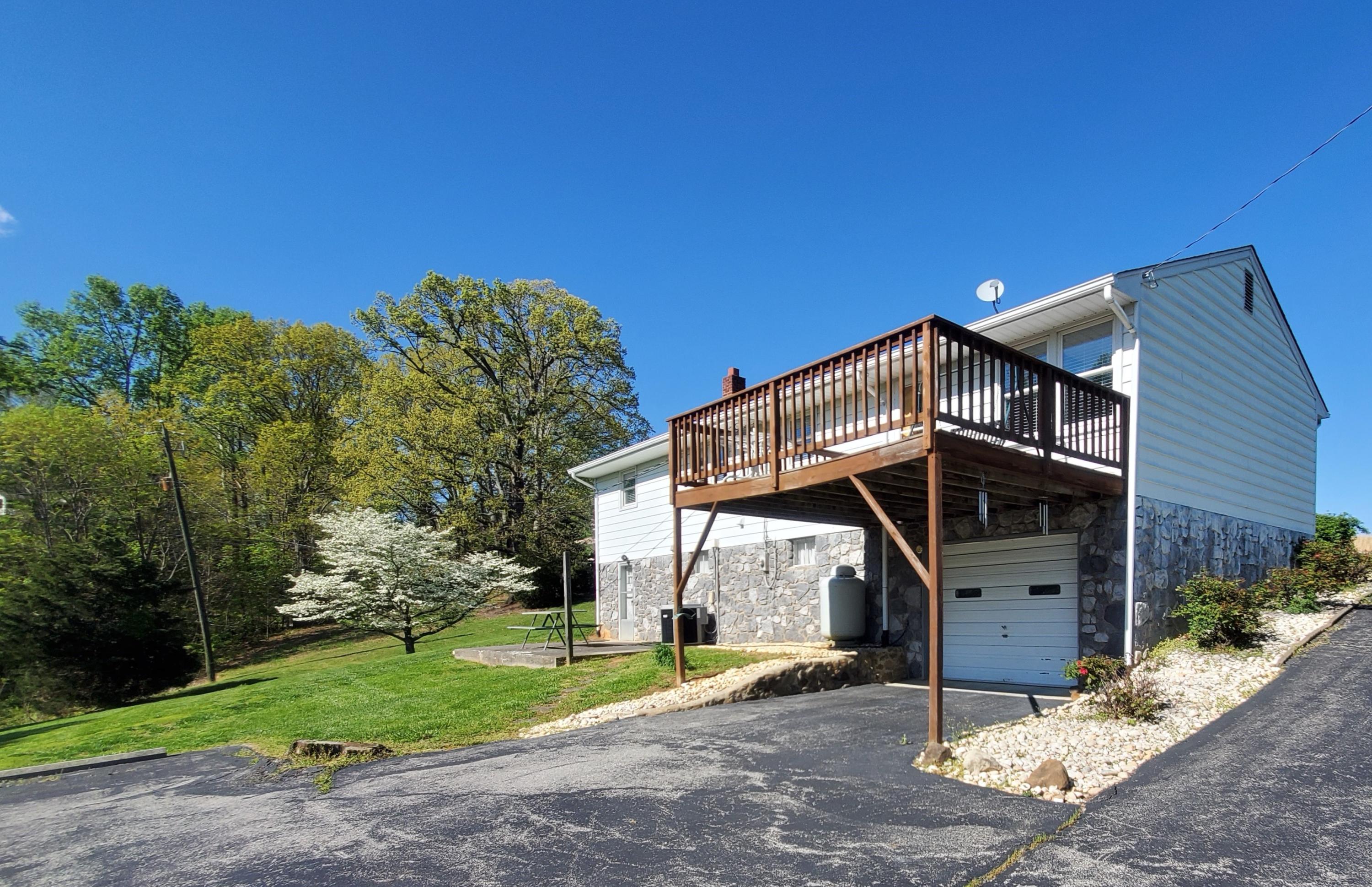 10105 Jeters Chapel Road Vinton, VA 24179 - Photo 2 of 20 Rear View of House