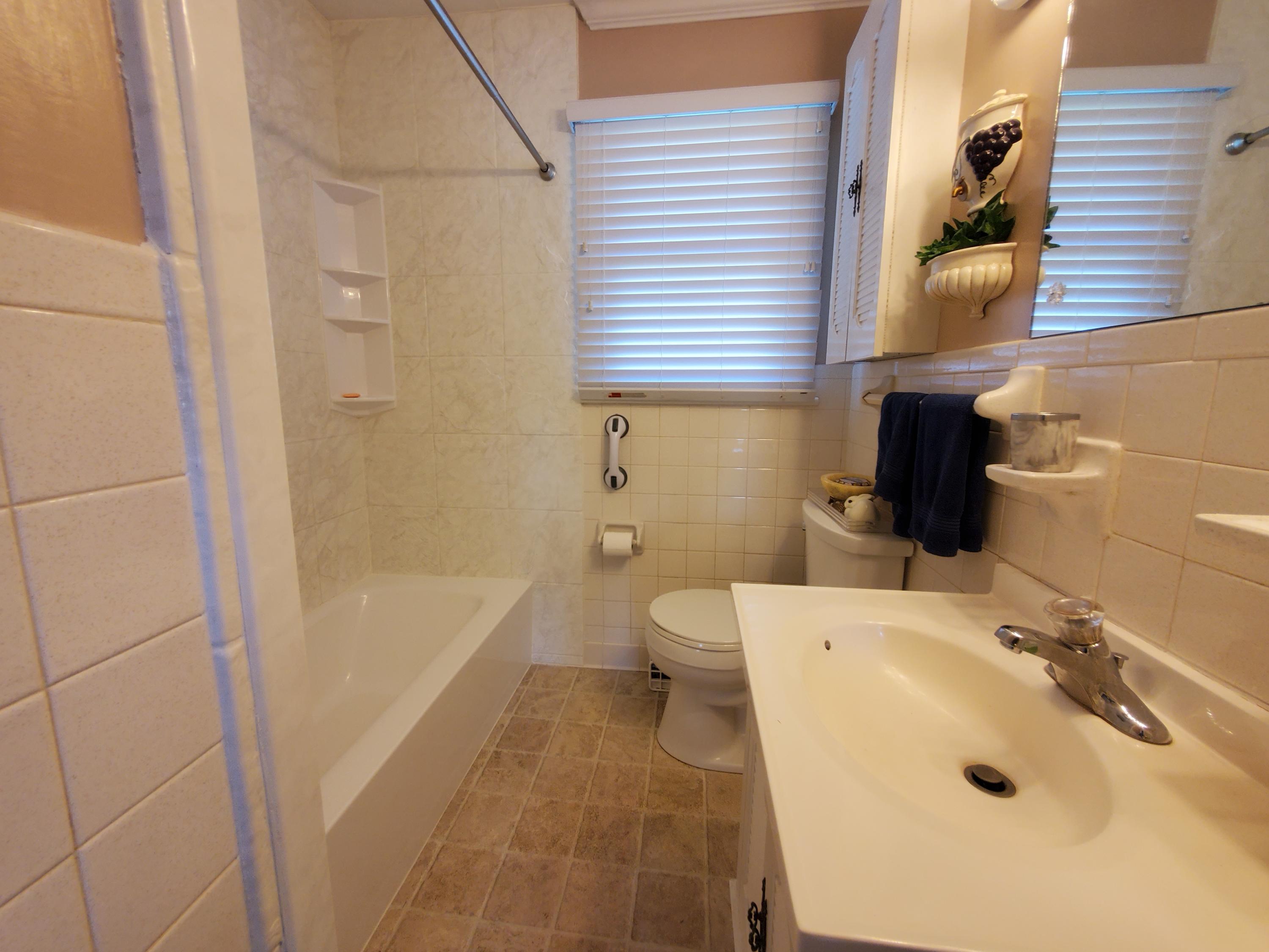 10105 Jeters Chapel Road Vinton, VA 24179 - Photo 13 of 20 Bathroom