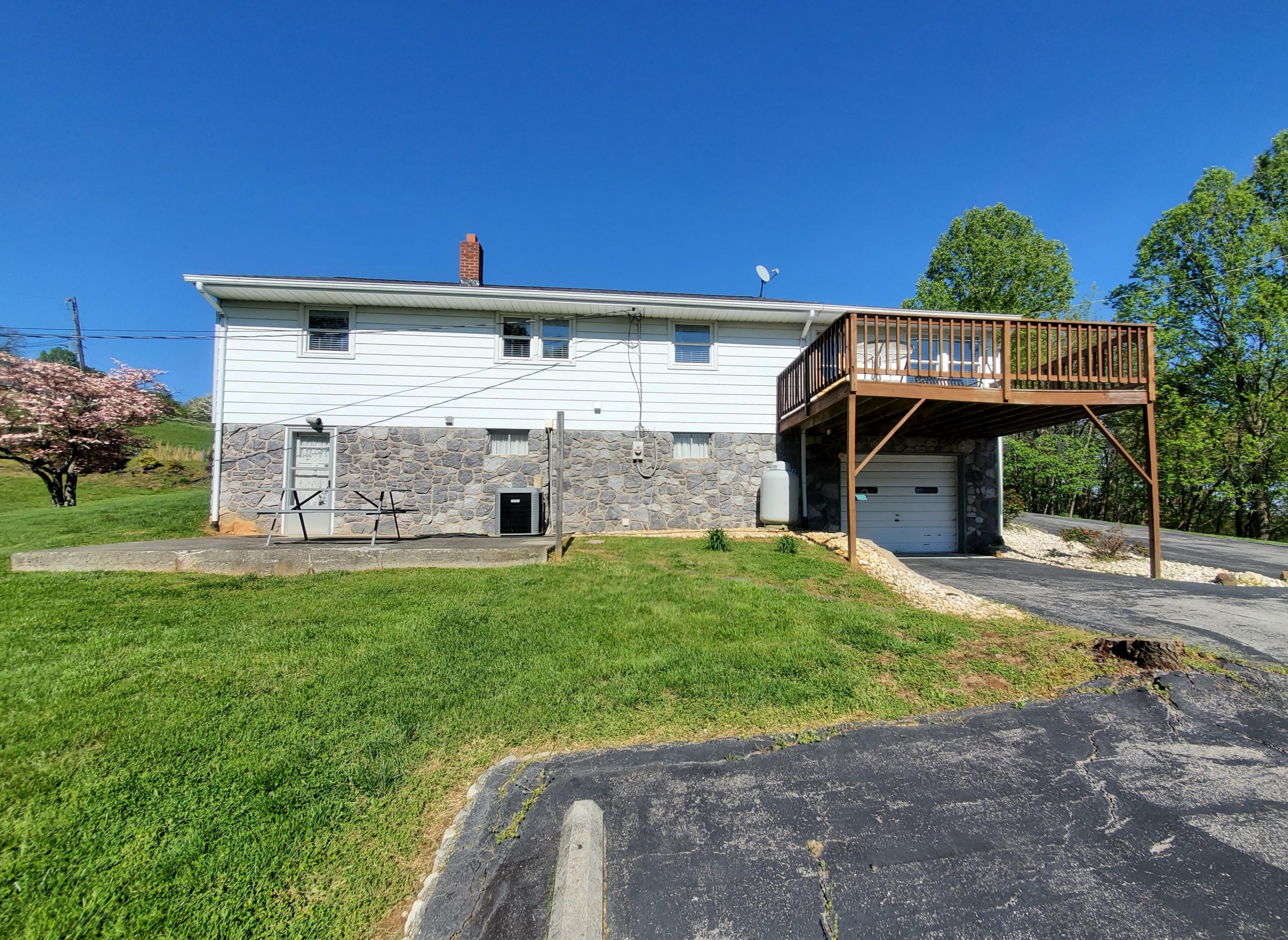 10105 Jeters Chapel Road Vinton, VA 24179 - Photo 3 of 20 Rear View of House