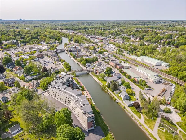 $449,900 | 14 Port Meadow Trail, Perinton, NY 14450