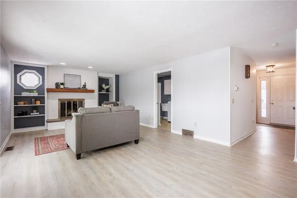 $449,900 | 14 Port Meadow Trail, Perinton, NY 14450