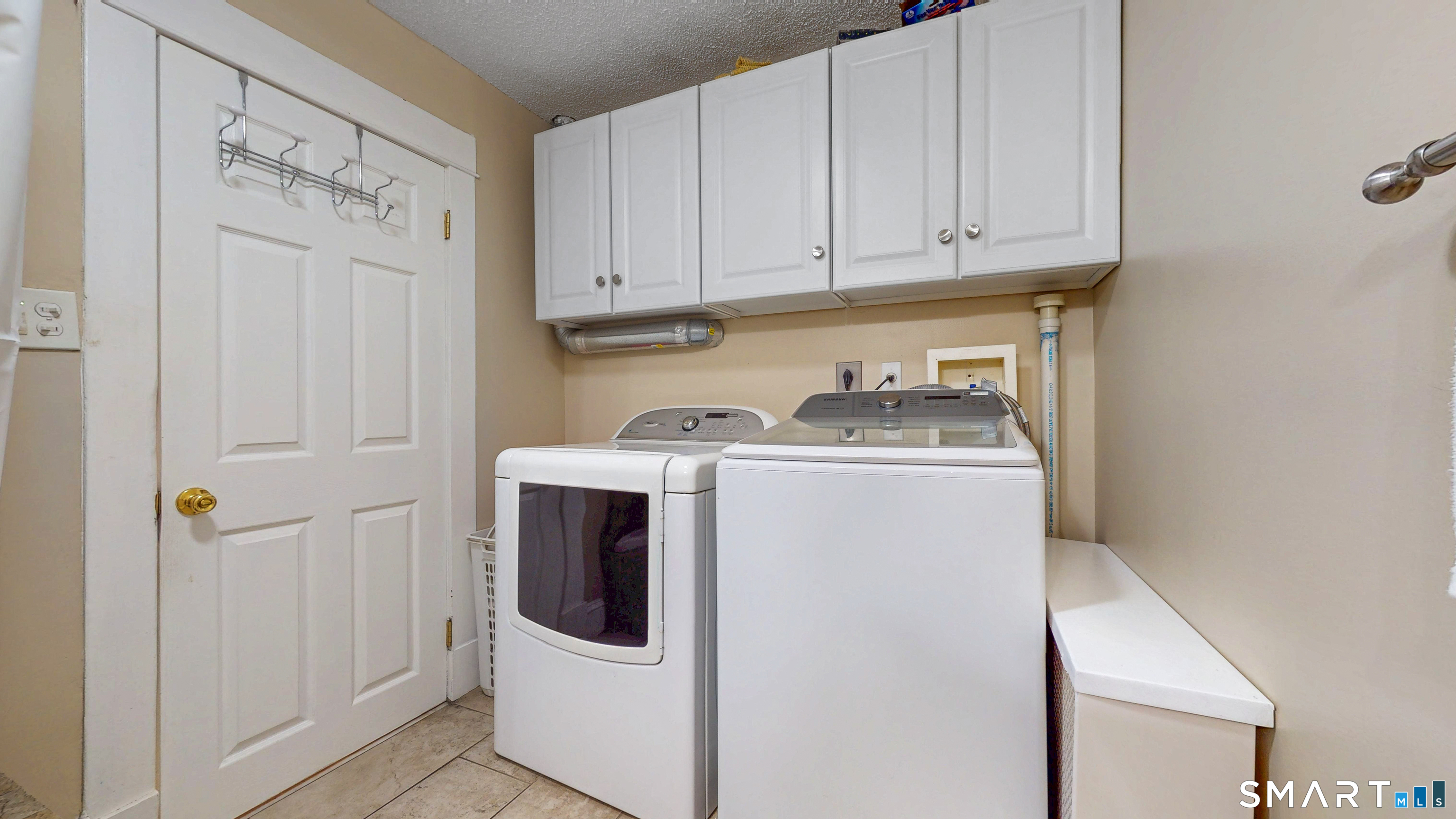 40 Middlefield Street Middletown, CT 06457 - Photo 28 of 38 a utility room with dryer and washer