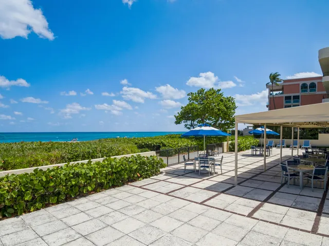 a view of building with yard