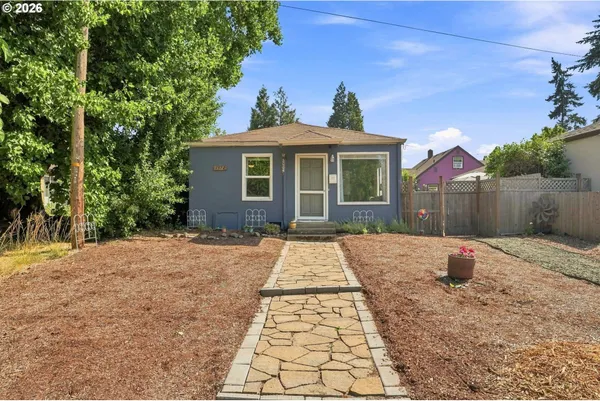 $338,500 | 1572 West Broadway, Eugene, OR 97402