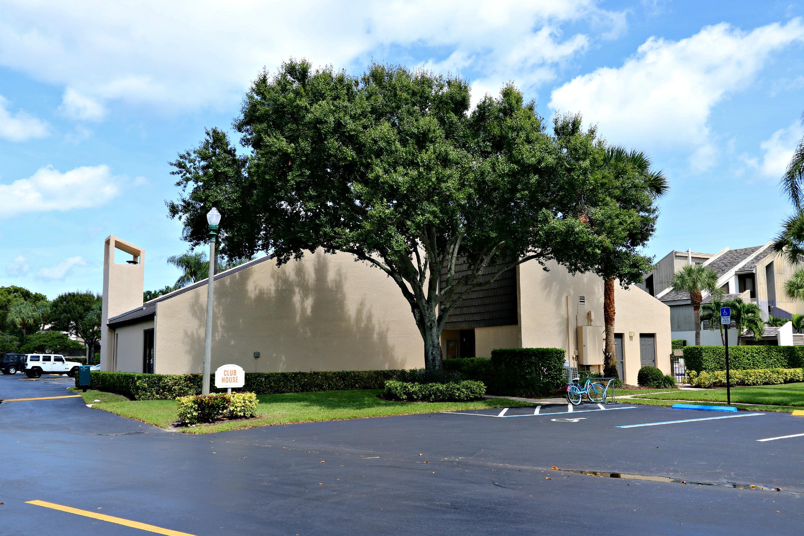 1605 Highway 1, Unit E402 Jupiter, FL 33477 - Photo 29 of 34 Clubhouse
