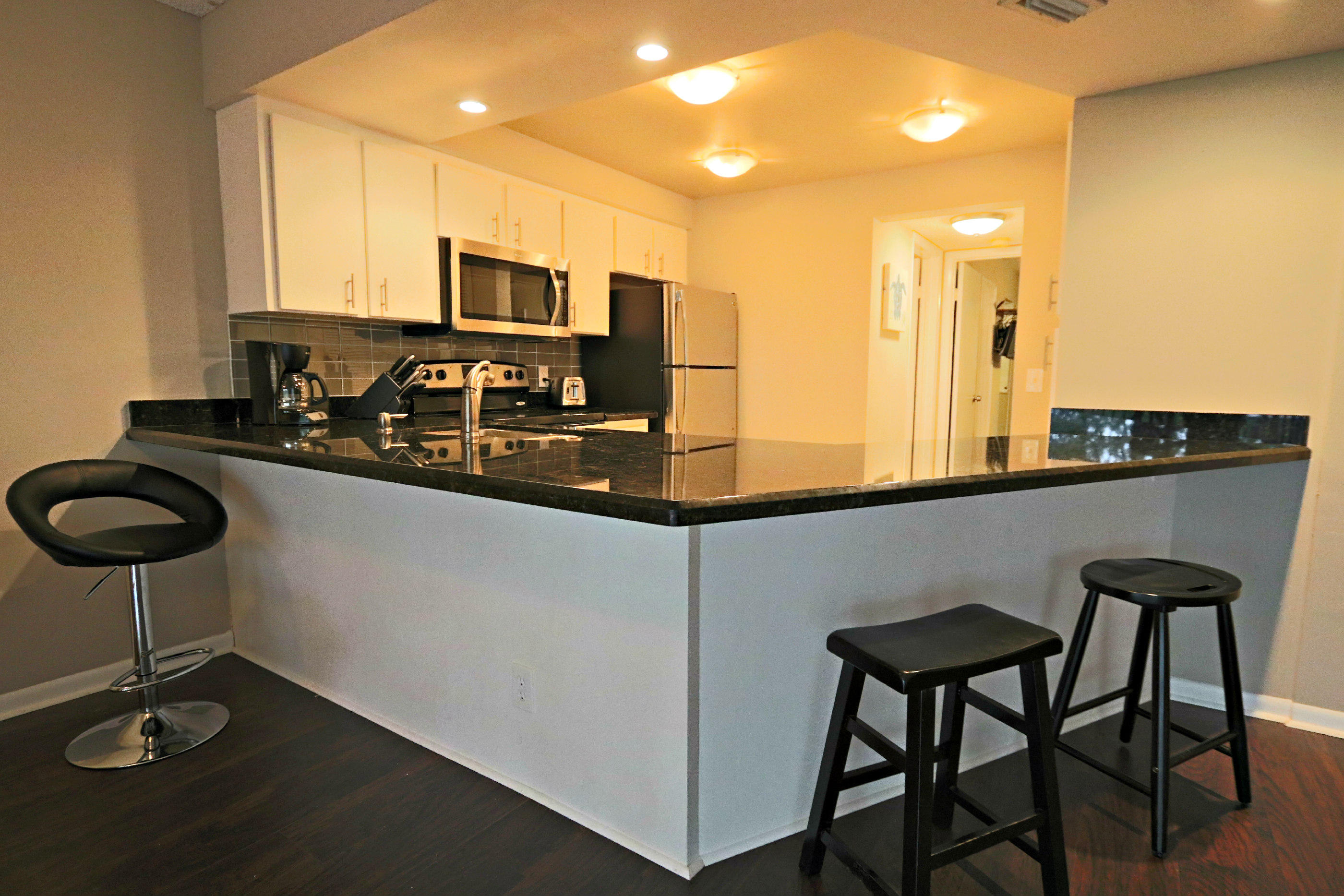 1605 Highway 1, Unit E402 Jupiter, FL 33477 - Photo 5 of 34 Kitchen