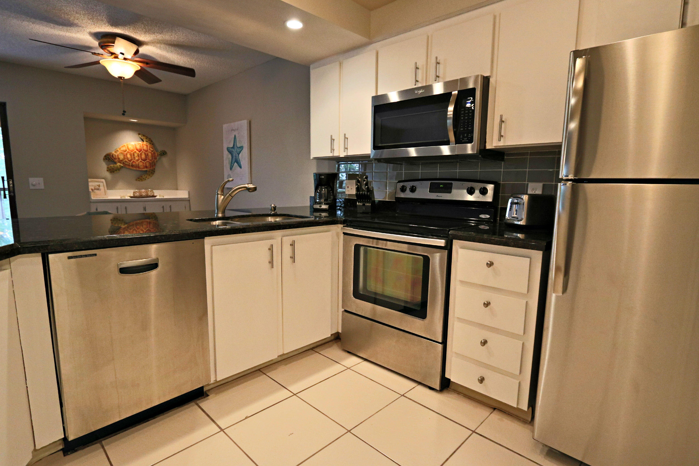 1605 Highway 1, Unit E402 Jupiter, FL 33477 - Photo 9 of 34 Kitchen