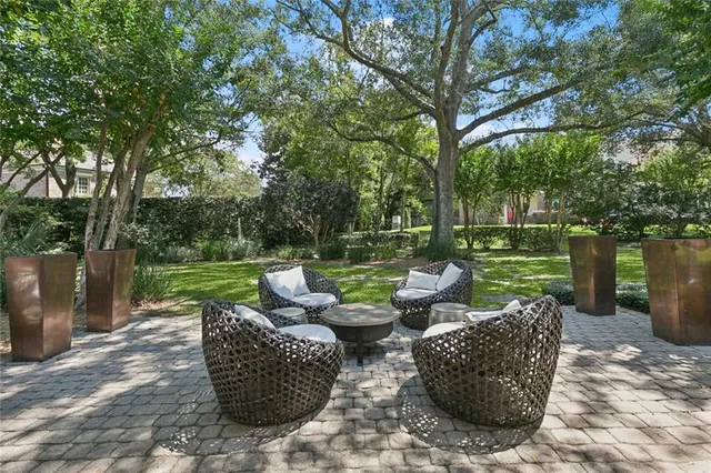 $535,000 | 4 Muirfield Place, New Orleans, LA 70131