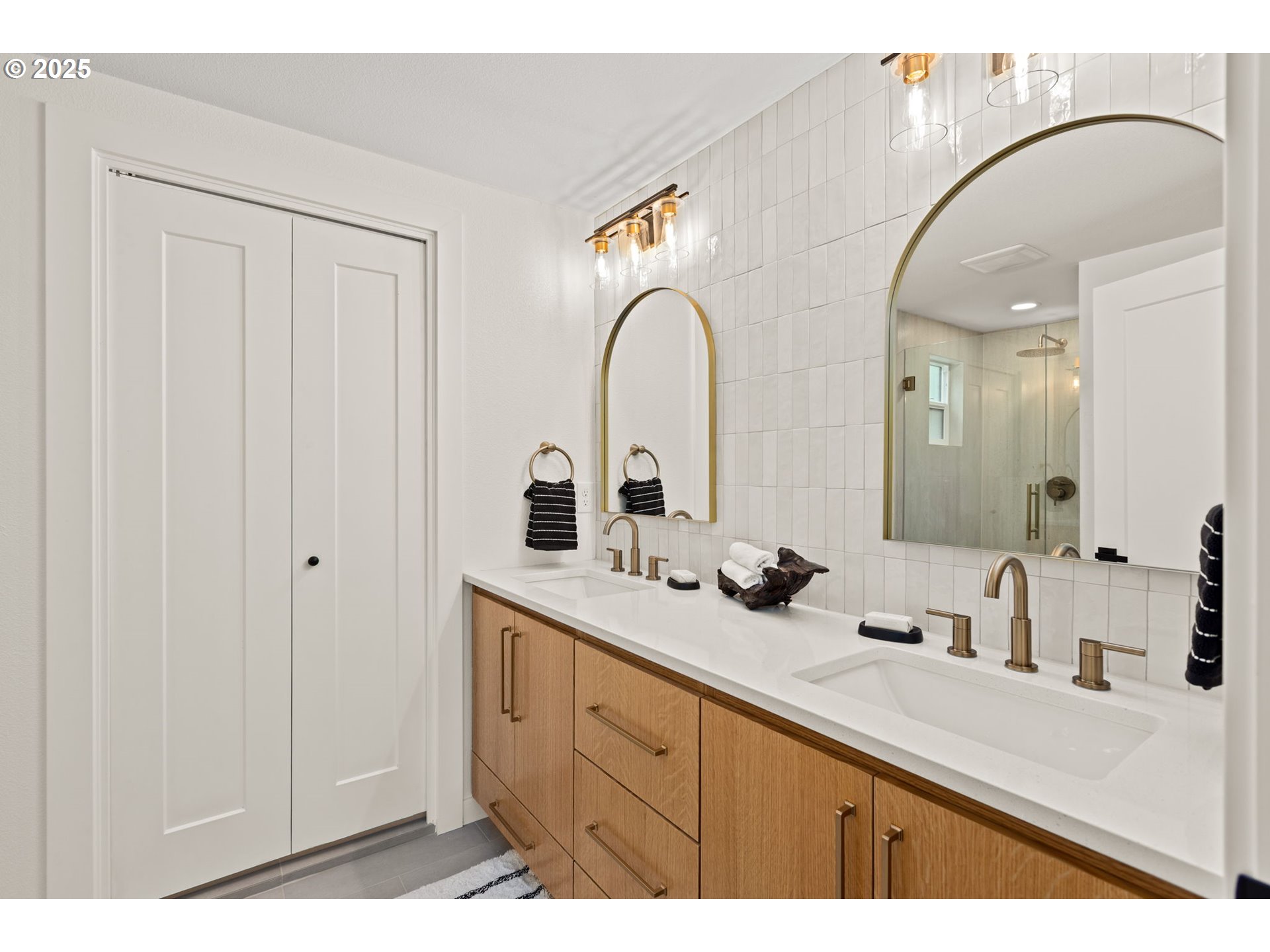3825 Southwest Huber Street Portland, OR 97219 - Photo 20 of 48 Gallery Image 20