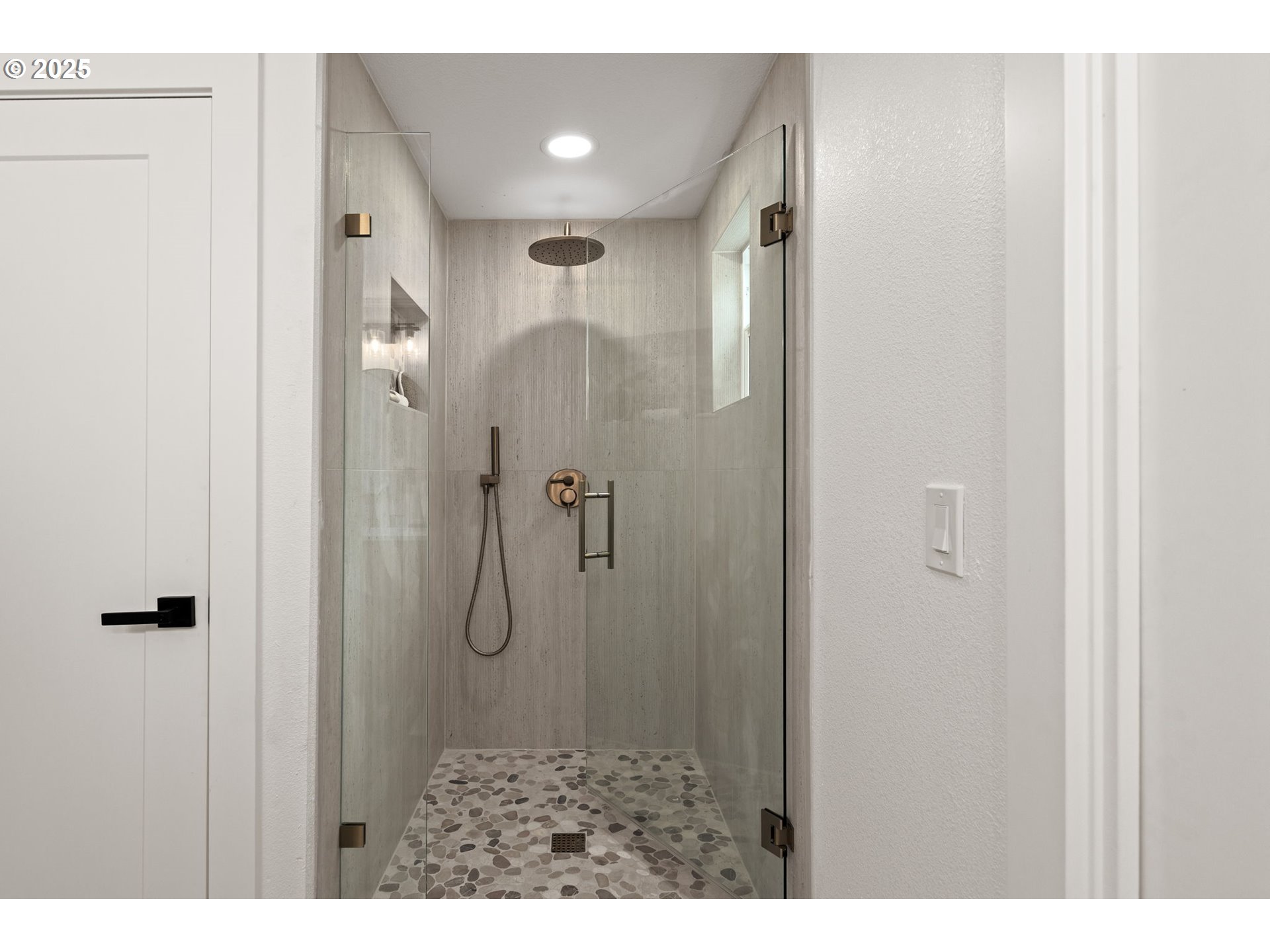 3825 Southwest Huber Street Portland, OR 97219 - Photo 22 of 48 Gallery Image 22