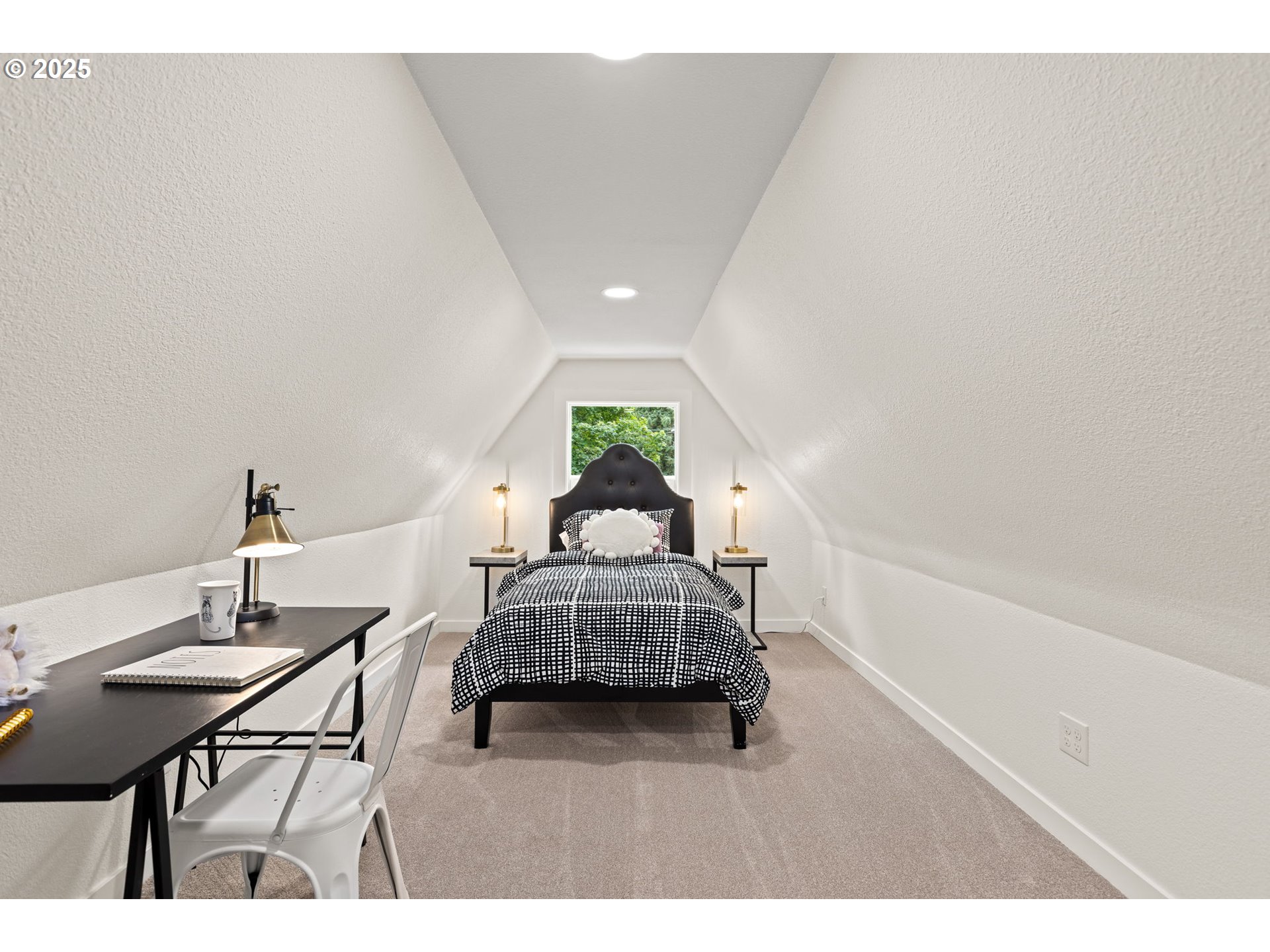 3825 Southwest Huber Street Portland, OR 97219 - Photo 30 of 48 Gallery Image 30