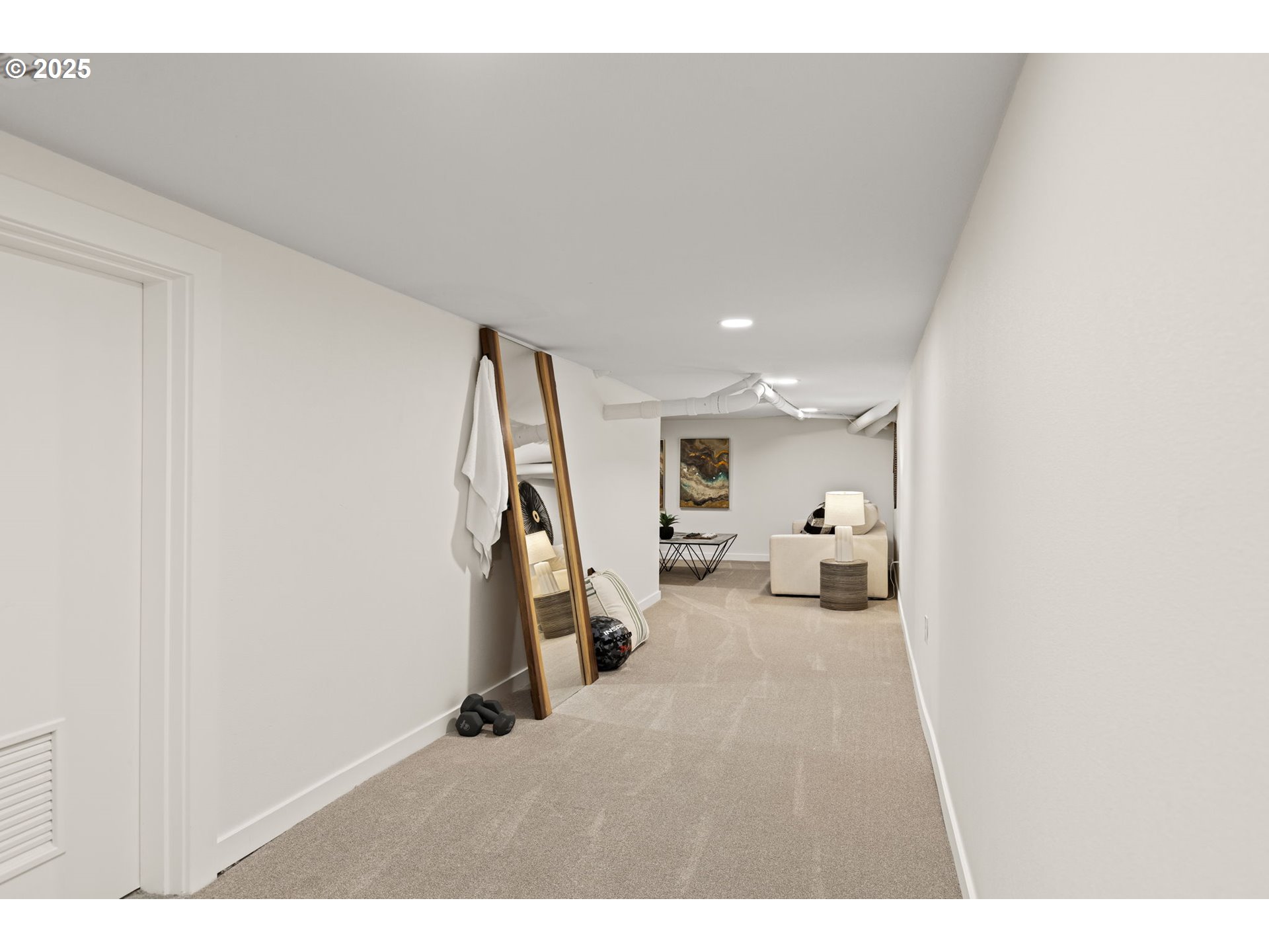 3825 Southwest Huber Street Portland, OR 97219 - Photo 33 of 48 Gallery Image 33