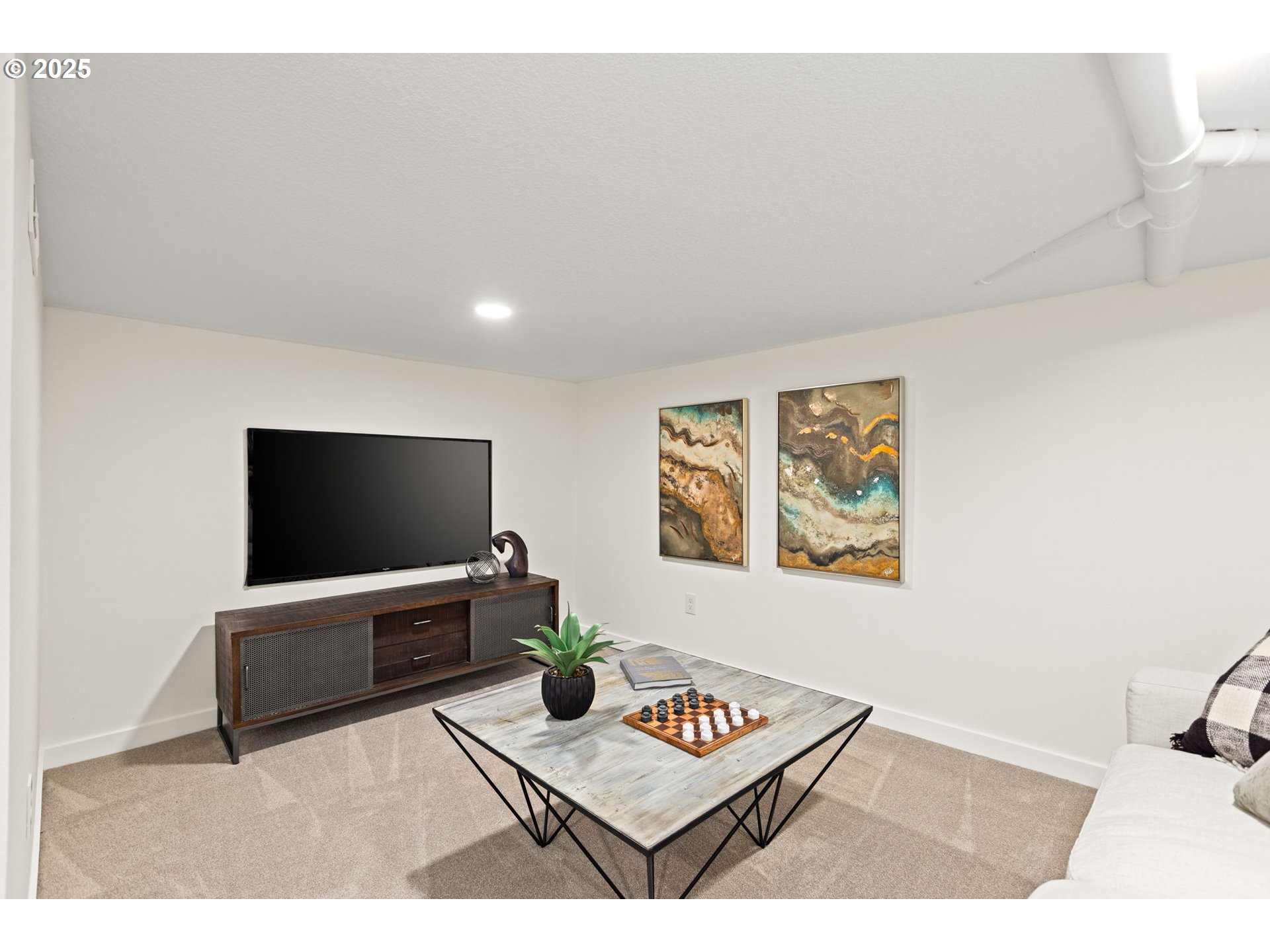 3825 Southwest Huber Street Portland, OR 97219 - Photo 34 of 48 Gallery Image 34