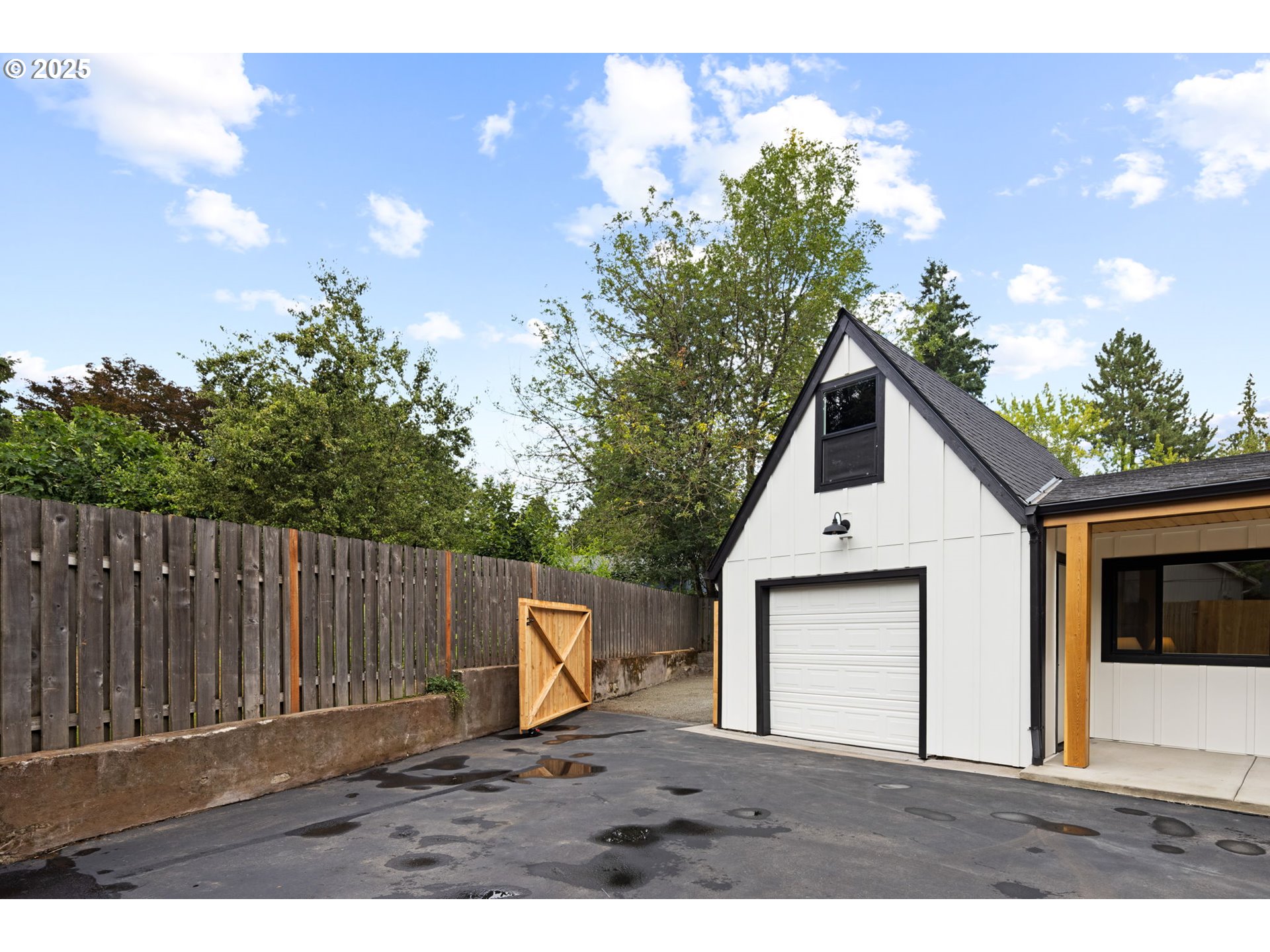 3825 Southwest Huber Street Portland, OR 97219 - Photo 40 of 48 Gallery Image 40
