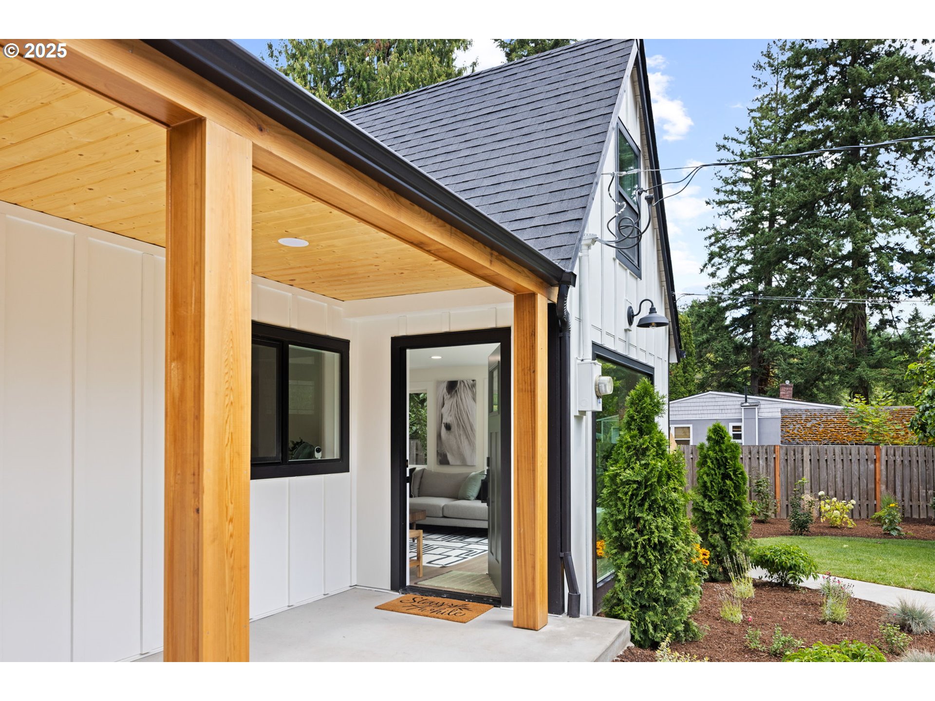 3825 Southwest Huber Street Portland, OR 97219 - Photo 5 of 48 Gallery Image 5