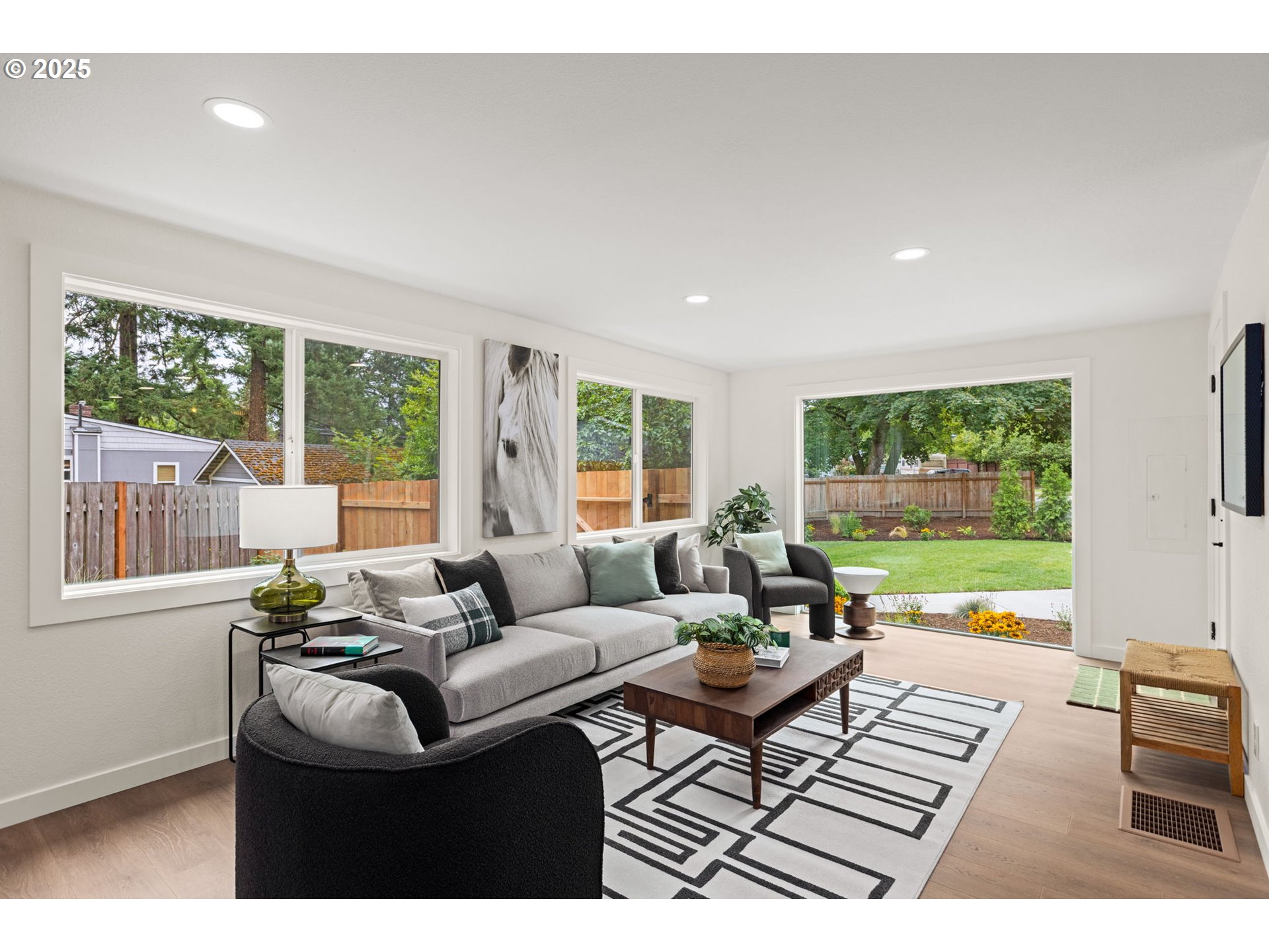 3825 Southwest Huber Street Portland, OR 97219 - Photo 8 of 48 Gallery Image 8