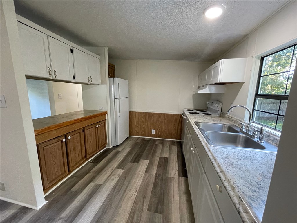 111 Plott Drive Brunswick, GA 31523 - Photo 6 of 10