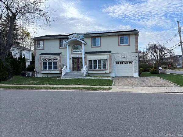 $8,500 | 31 Woodward Street, Roslyn Heights, NY 11577