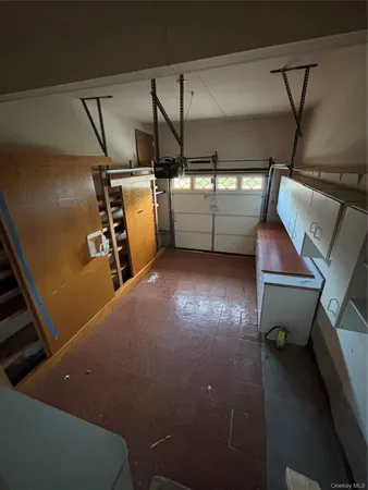 $8,500 | 31 Woodward Street, Roslyn Heights, NY 11577