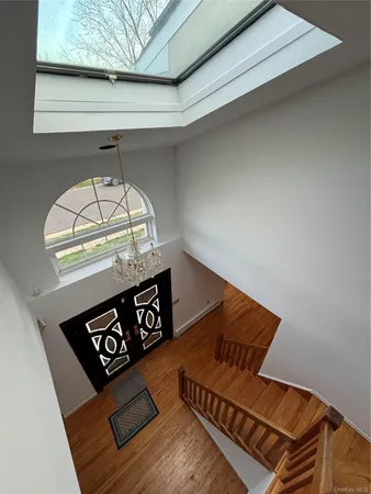 $8,500 | 31 Woodward Street, Roslyn Heights, NY 11577